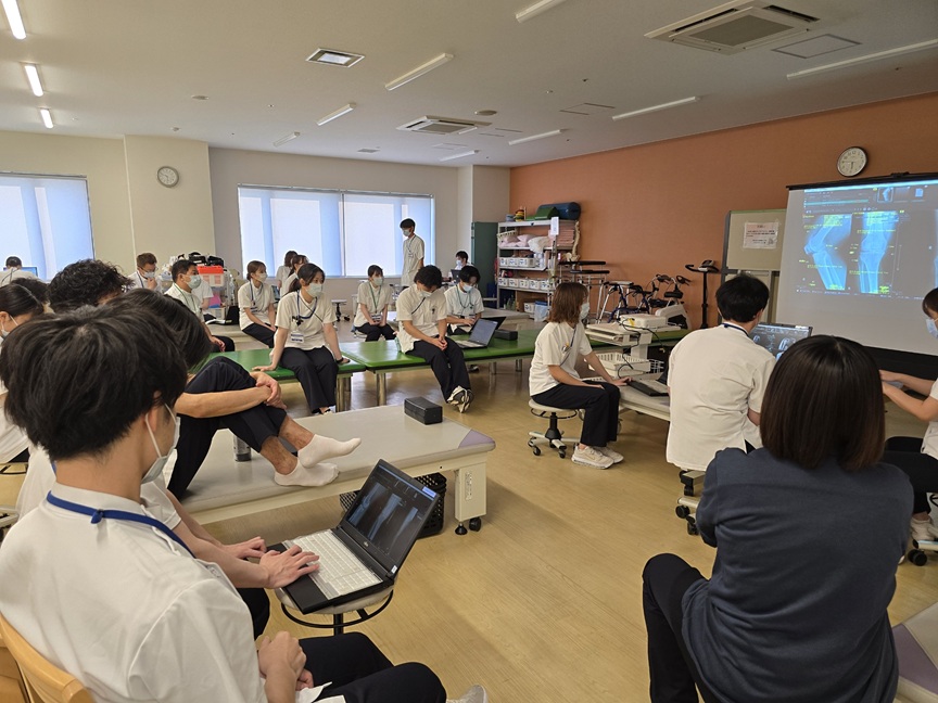 整形チーム内症例検討.jpg